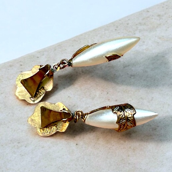 🌺Vintage Signed Damascene Pearl Earrings - Picture 8 of 11